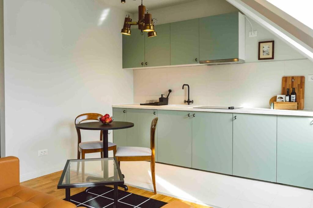 Vivando - Beautiful Studio B + Parking Bucarest Esterno foto