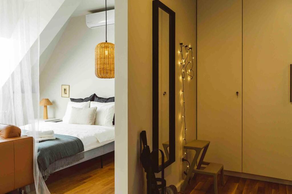 Vivando - Beautiful Studio B + Parking Bucarest Esterno foto
