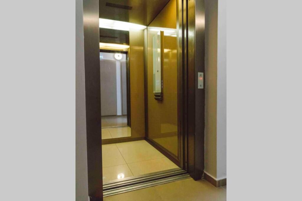 Vivando - Beautiful Studio B + Parking Bucarest Esterno foto