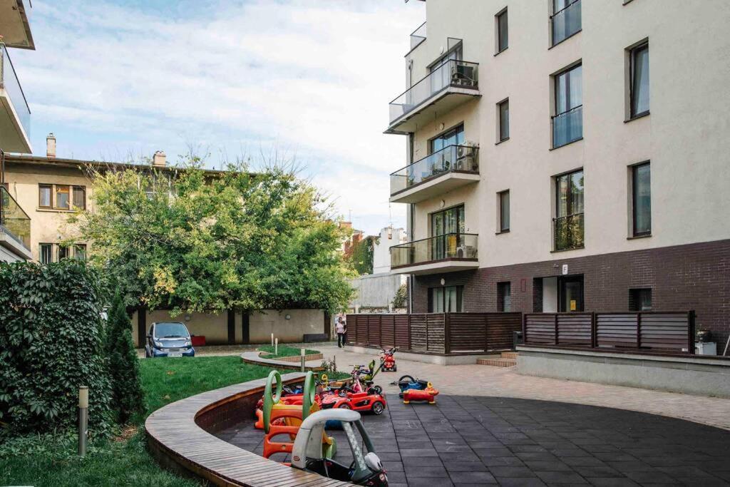 Vivando - Beautiful Studio B + Parking Bucarest Esterno foto